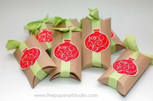 Christmas Party Favors Bags are key for good presentation. Photo Credit: http://cdnpix.com/show/185914290838133830_vgv3rBbX_c.jpg