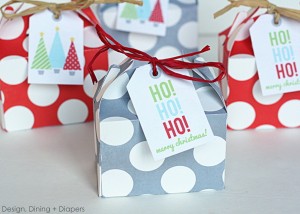 DIY Christmas favors can be a lot of fun. And cheap, too! Photo Credit: http://designdininganddiapers.com/wp-content/uploads/2012/12/IMG_7835.jpg