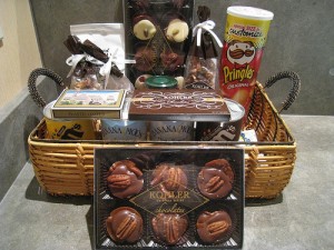 Gift webnuggetz christmas basket Best Christmas Gift Baskets To Give To Your Loved Ones This Christmas! - Christmas Celebration