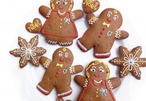 Gingerbread Man cookies taste great and make simple Christmas favors.