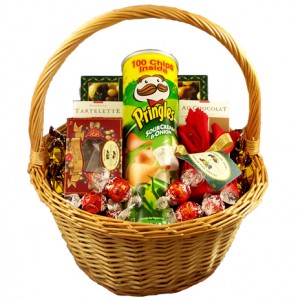 Christmas Food Hamper. Photo Credit: http://www.israelroses.com