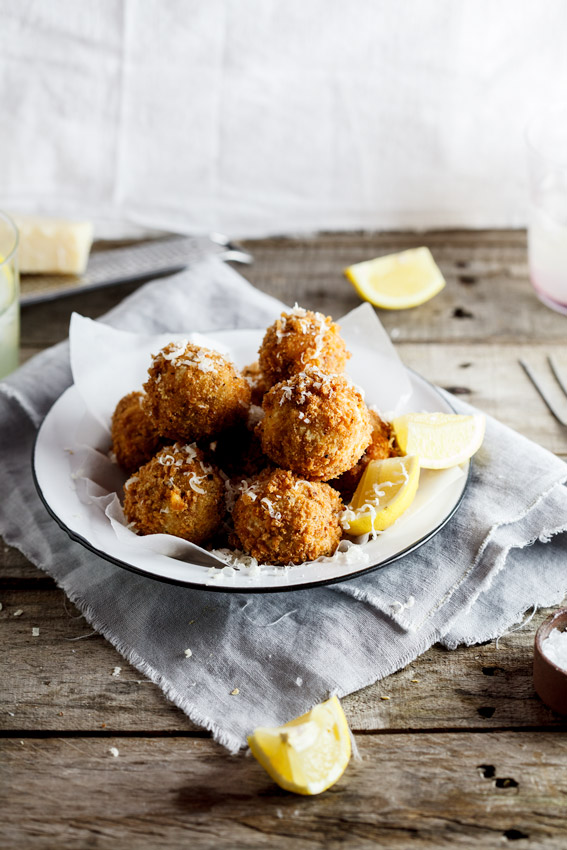 CHEESE POTATO AND BACON CROQUETTES: 